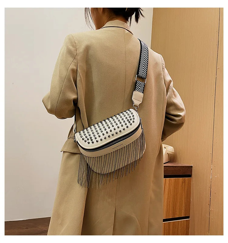 Bolsa Transversal Franja Corrente | Pochete ✦ Versatil