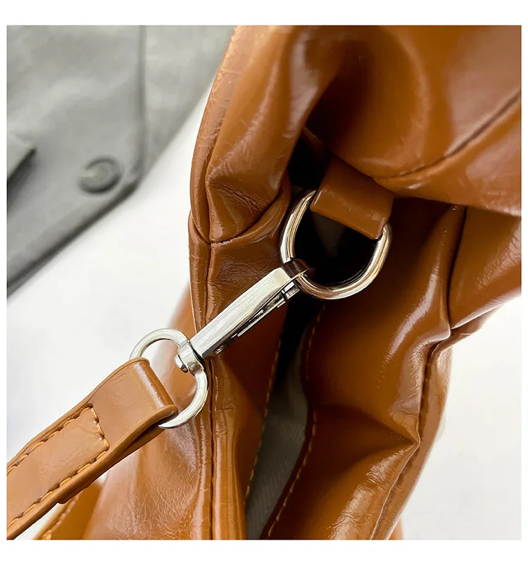 Bolsa Retro Rebites | Chic ✦ Atitude