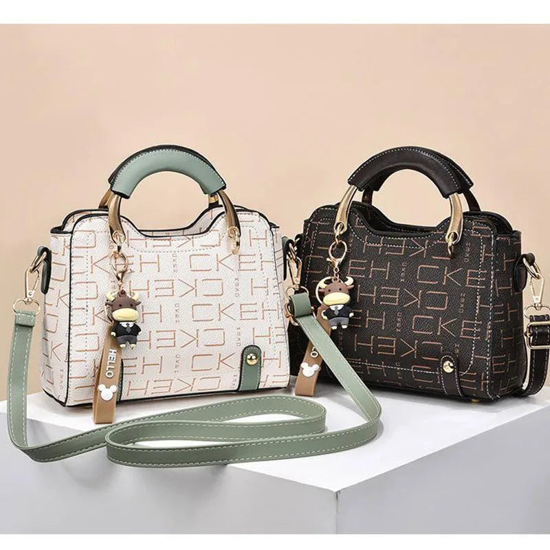 Bolsa Compacta Couro Sintetico | Design Moderno ✦ Monograma ✦ Versatil