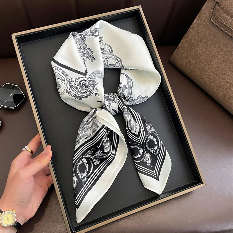 Lenço Quadrado Cetim | Macio ✦ Elegante ✦ Chique Multifuncional