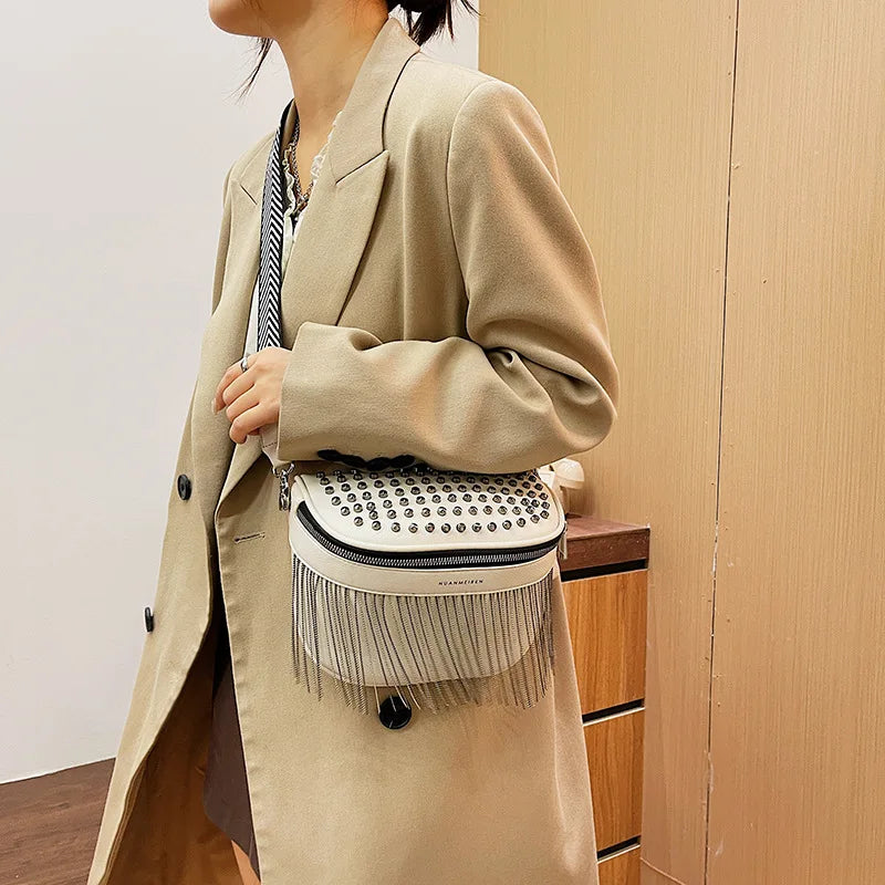 Bolsa Transversal Franja Corrente | Pochete ✦ Versatil
