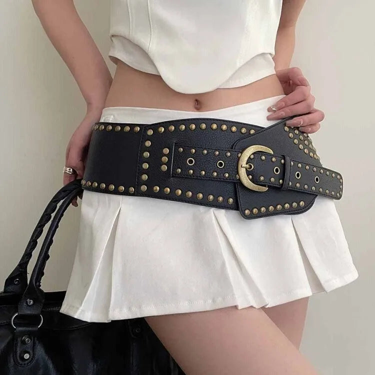Cinto Largo Vintage Tachas | Metal Couro ✦ Fashion ✦ Versatil