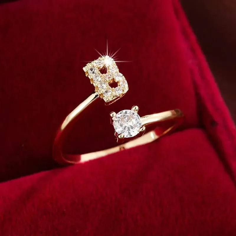 Anel Letras Zircônia Banhado Ouro 14K | Ajustavel ✦ Moderno [Várias Iniciais]