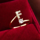 Anel Letras Zircônia Banhado Ouro 14K | Ajustavel ✦ Moderno [Várias Iniciais]