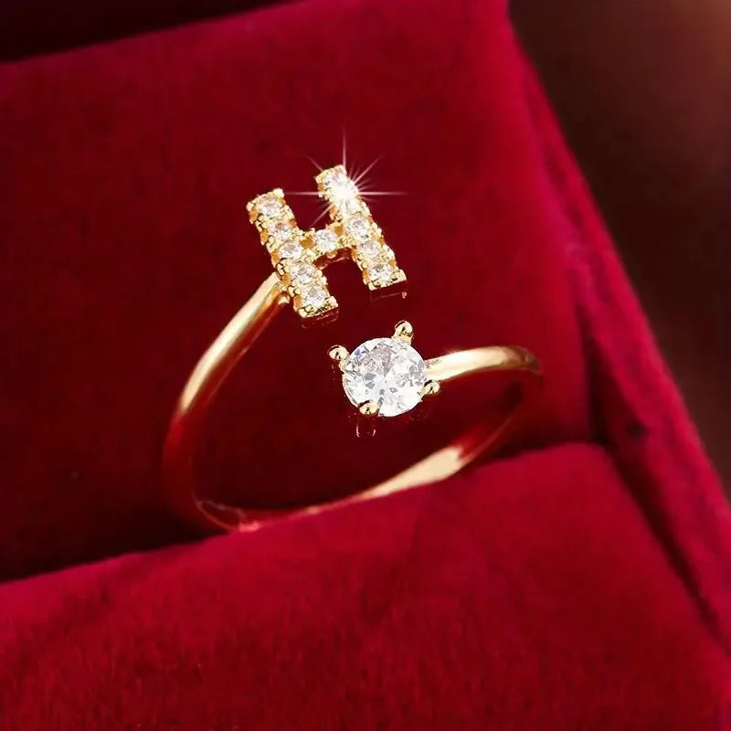 Anel Letras Zircônia Banhado Ouro 14K | Ajustavel ✦ Moderno [Várias Iniciais]