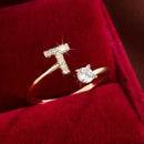 Anel Letras Zircônia Banhado Ouro 14K | Ajustavel ✦ Moderno [Várias Iniciais]